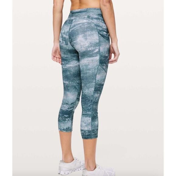 Lululemon Speed Up Crop in Azurite Mint Tint Multi Size 8 - Picture 2 of 5